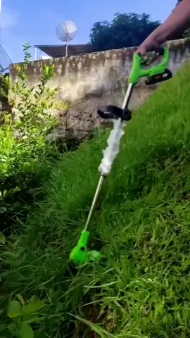 Cortador de grama a bateria, roçadeira com duas baterias e kit completo de lâminas e carregador. #rocadeira #cortadordegrama #limpeza #ferramentas #acheinashopee