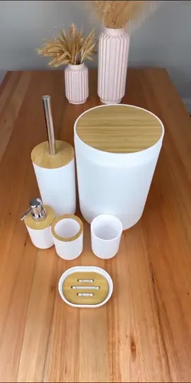 Transforme seu banheiro em um espaço de sofisticação e charme com o Kit Banheiro Completo com Lixeira de Tampa e detalhes em Bambu Luxo. 🌿✨ Design moderno, elegante e funcional para deixar cada detalhe ainda mais especial. 🛁 Link: https://s.shopee.com.br/7fQhKOobYl #casa #banheiro #banheirodecorado #decoração 