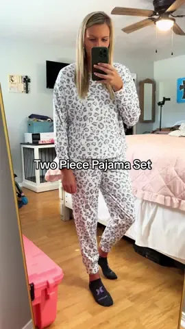 Two Piece Long Sleeve Pajama Set! #pajamas #pajamaset #loungeset #tiktokshopfinds #tiktokshopcreatorpicks 
