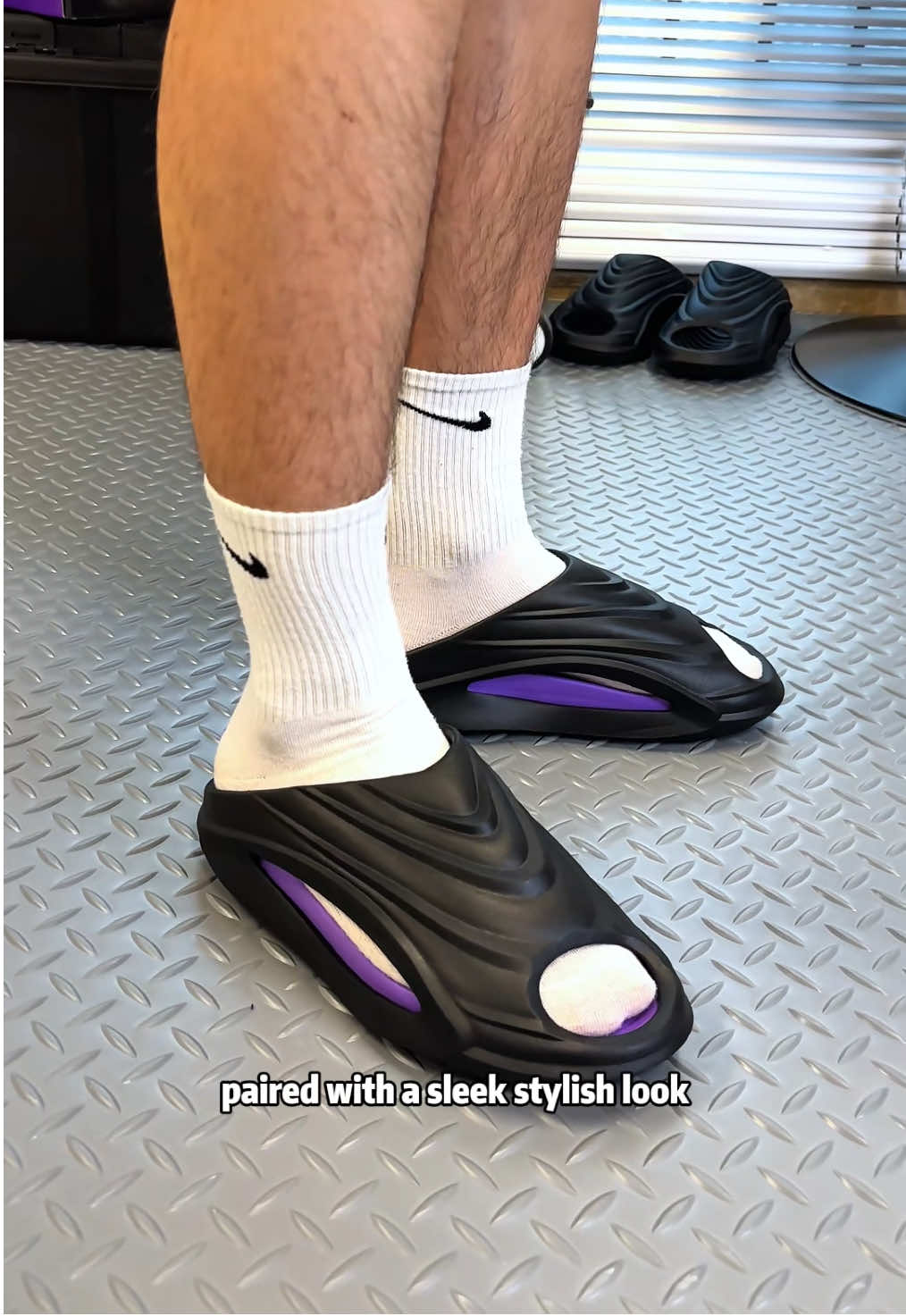 Walk at your own pace-no strain,just ease with every step ✨#yassia #yassiaspaslides #yassiasquooshplushslides #fashion #sportslippers #minimaliststyle #recoveryslides #soft #foryou 