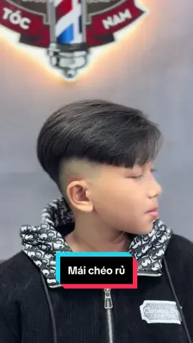 Mái chéo rủ from tự nhiên kết hợp cùng layer chéo . Ae tóc xẹp mềm yếu  có thể chơi được#maicheo #xuhuong #tocnamtrung #maicheosaigon #layer 