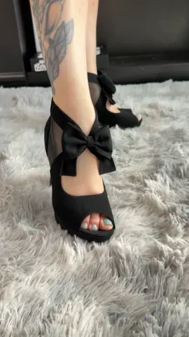 The black bow heels 💝✨ #getmorebeauty #heelslover #shoes #heels #married #womenfashion #prettygirl #slivergift #birthdaygirl #affordablefashion #gift #weddingshoses #party #rhinestones #tiktokshop #lloveheels #prom #date 