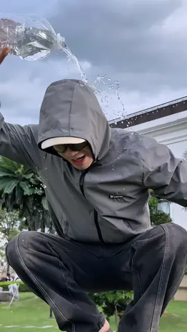 Áo khoác gió 2 lớp mặc 2 mặt chống nắng kháng nước #minhmongmanh #TikTokFashion #macdepmoingay #xuhuong #thoitrang 