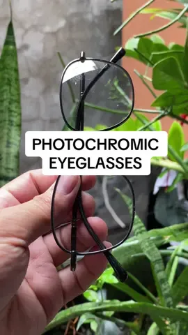 PHOTOCHROMIC EYEGLASSES #photochromiceyeglass #gradedeyeglasses 