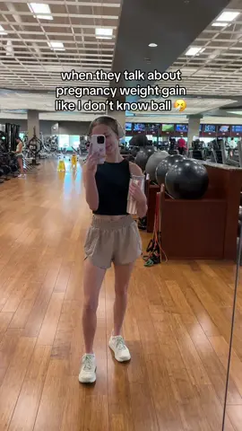 ya girl knows ball 😩😂 #pregnancy #pregnancyweightgain 