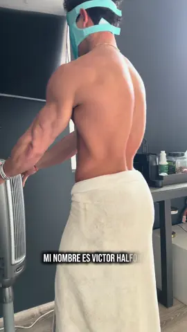 Acompáñenme a pasar un día en mi vida. Hoy, a 30 días de subirme al escenario más importante de mi vida, tuve un día de descanso activo. Podría verlo como un día libre, pero para mí, cada detalle cuenta. La verdadera diferencia no está en lo que haces cuando todos te están viendo... sino en lo que haces cuando nadie te ve. Ahí es donde se construye el físico, pero sobre todo, la mentalidad. #Vlog#rutina#motivacion#victorhalfont