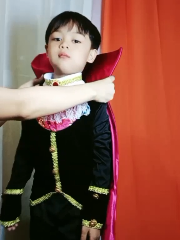 Malapit na ang Halloween Party , may Costume naba ang lahat?? #halloween #halloweencostume #vampirecostume #costumeforhalloween #kidshalloweencostumes 