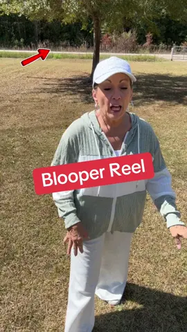 You have no idea how many retakes I have to do because this dog is howling or whining in the background. #howlingdog #affiliateproblems #fyf #fyp 