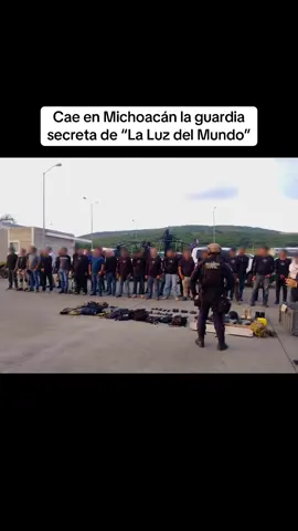 En Michoacán, 38 miembros de la guardia secreta de La Luz del Mundo fueron detenidos mientras entrenaban para “el fin del mundo” con equipo falso. Dijeron que protegían su iglesia, pero acabaron en la cárcel. #fyp #parati #michoacan #noticias 