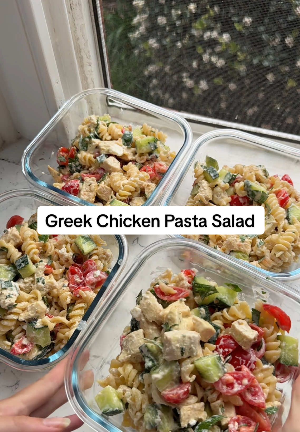 The meal prep we could eat on repeat - Greek Chicken Pasta Salad 🍝 Packed with 40g of protein this is the lunch that will keep you feeling full and satisfied all afternoon 😍 Calories: 448 | P: 40g | F: 11g | C: 48g Ingredients: ✖️ 125g Chicken Breast (Raw) ✖️ 65g Pasta (Raw) ✖️ 40g Cherry Tomatoes ✖️ 40g Cucumber ✖️ 25g Light Cream Cheese ✖️ 15g Feta Cheese (Reduced Fat) ✖️ Parsley, to taste