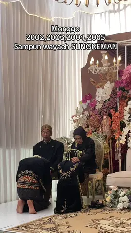 Sampun siap sungkem kalih Bapak Ibuk dereng ?? 🙏😃 #wedding #sungkeman #pengantinjawa #soloputrihijab #muapurbalingga
