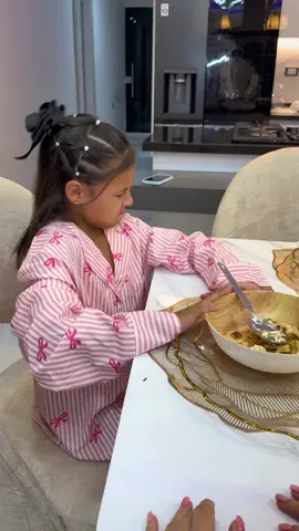 Le gusta comer de esta manera