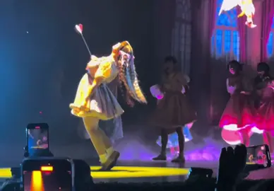 We miss you crybaby ❣️🕊️ #thetrilogytour #melaniemartinez #crybaby 