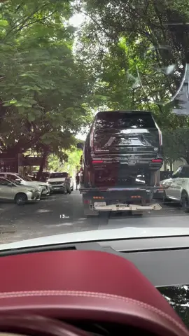 凌晨下单，送车送车 #凯迪拉克 #凯雷德 