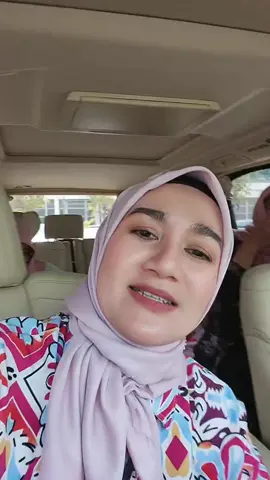 Boleeeh dooong Ter-rindu aku rindu kamu di mobil sayang.....😍😍😍😍....#tiktoklive #livehighlights #fypシ゚viral #rinduakurindukamu #ninicarlina 