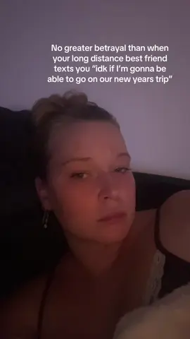 @mylifeasemily.perl yes I’m talking about you but only cause I miss you 😭 #nye #vacations #longdistancefriendship 