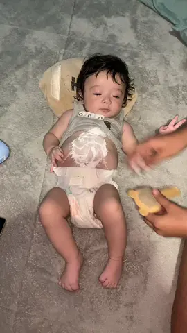 😂 #iushoaiai #baby #famous #foryoupageofficiall 
