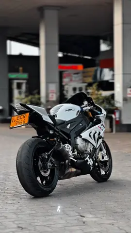 එ හසරැල් හිමි මටද නුබේ😍🩵#fyp #fypviralシ #onemillionaudition #treanding #bmws1000rr 