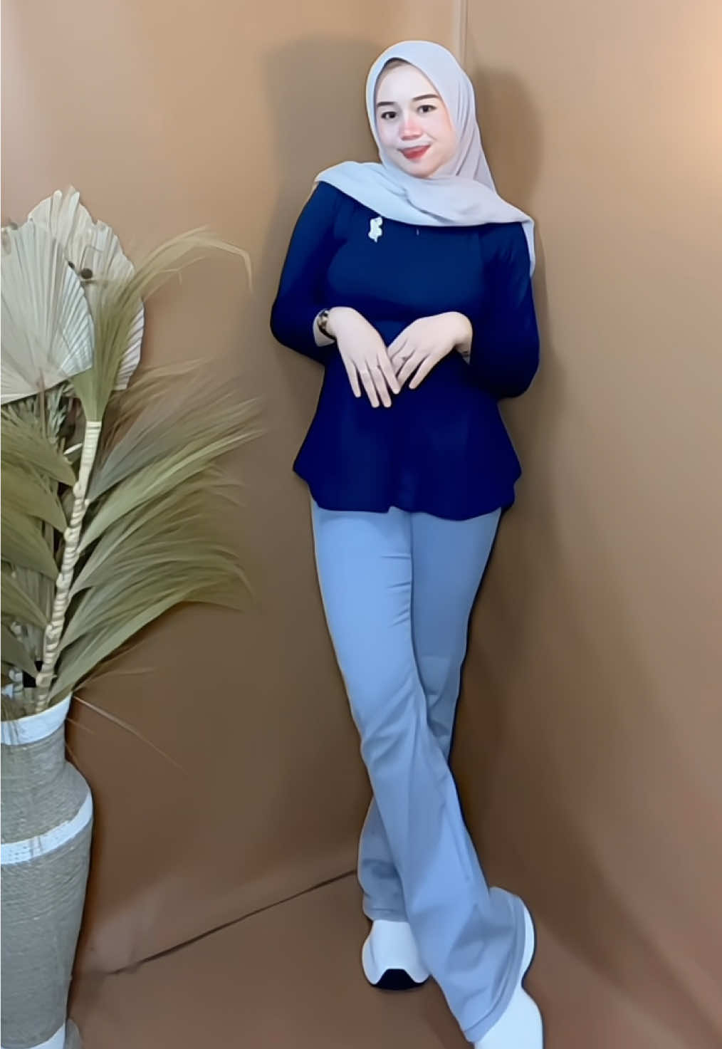 Blouse kaos lengan panjang. Harga murah cuma 40ribuan, yang dapet harga yang sama buruan cek karanjang kuning ku ya 😋🥰 #blouse #blousemurah #kaosmurah 