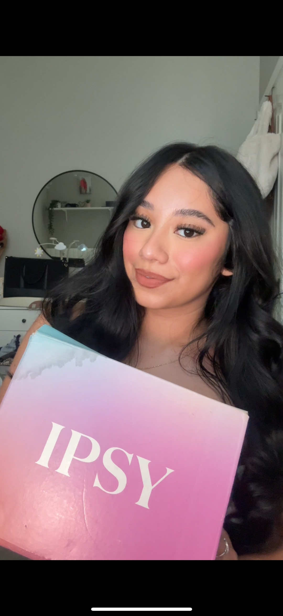 My Ipsy boxy charm for the month of September ✨@IPSY #ipsyambassador #giftedbyipsy this box is worth $142! But you can get your own personalized box of 5 full size products for $32 a month! ✨ 🔗 in bio for your own personalized monthly Ipsy box ✨