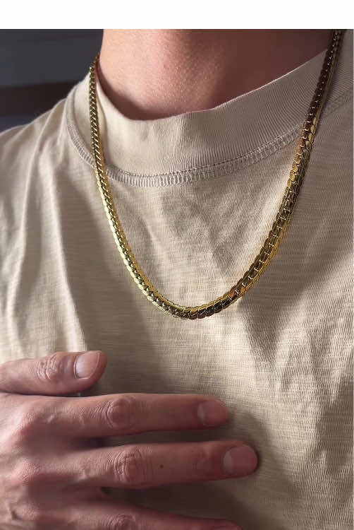 สร้อยคอสีทองคิวบานี้มีสไตล์เรียบง่ายและหลากหลายและสามารถสวมใส่ได้ทั้งชายและหญิง #necklace #สร้อยคอ #cuba #jewelry #fyp