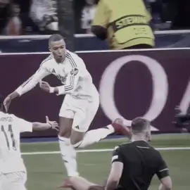 دكهم مبابي بعد 😂🔥#كيليان_مبابي🇲🇫 # #تيم_مصممين_العرب💎 #أساطير_الدون🇵🇹🔥 دكم يمبابي 😂🔥 👑 ⚡ ⚡ 💎 