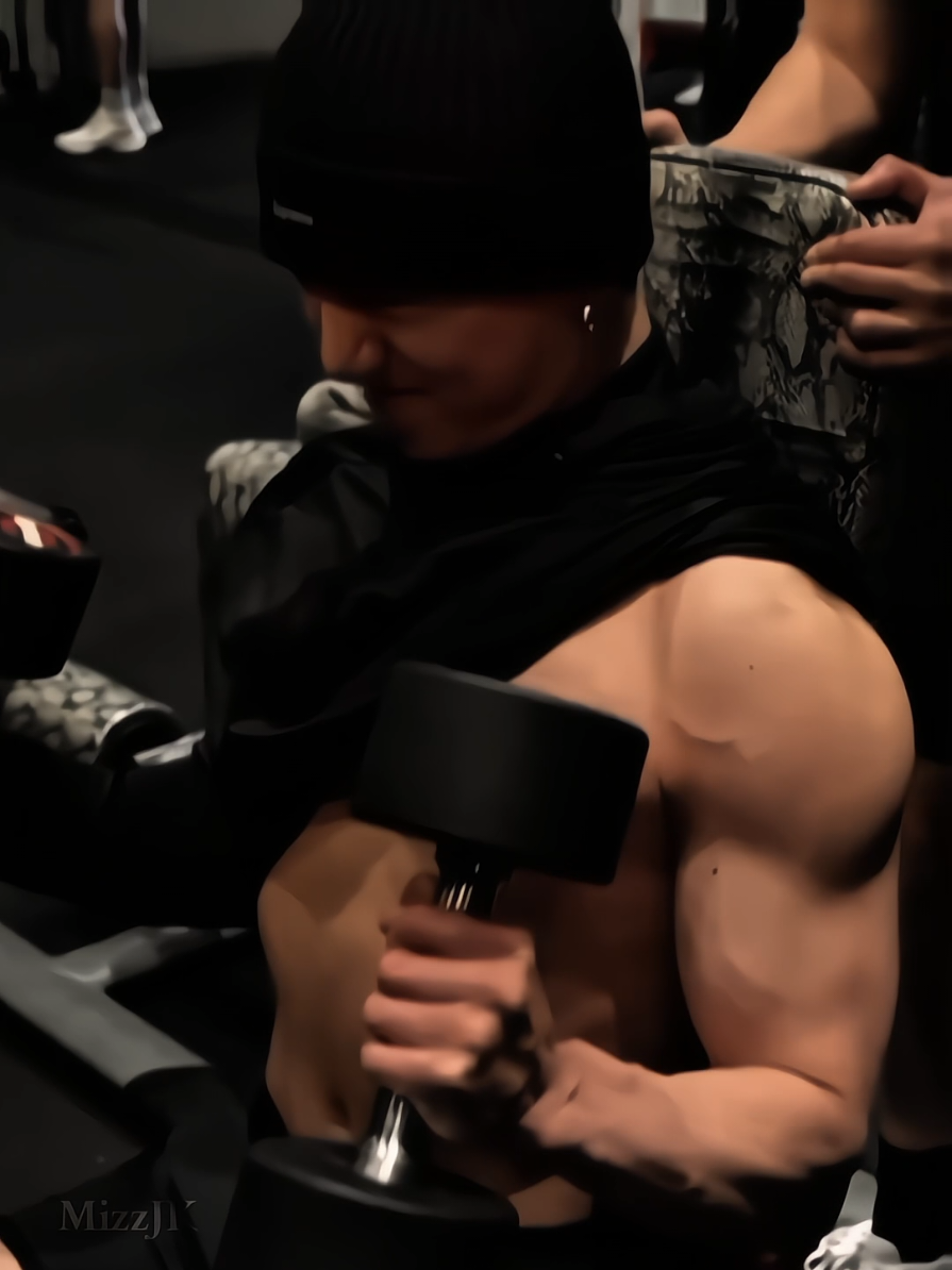 Call it my end game edit - Jungkook at the gym is just unbeatable 🔥💪🏻 #jungkook #jungkookgym #jungkookedit #trendingsong #jungkook2025 
