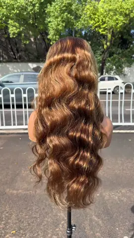 P4/27 looks so beautiful in the sunlight😍🥰#wigtok #longhair #13x6lacefrontwig #coloredwig #bodywave #cutebeinhair #hair 