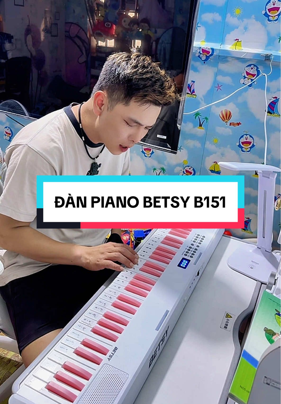 🎹 Đàn piano điện tử Betsy B151 – 61 phím cảm ứng cho bé tập đàn, âm thanh sống động, nhiều chế độ nhạc cụ, gấp gọn dễ mang theo, học chơi nhạc đơn giản và thú vị #PianoBetsy #Betsy#BetshoiAmNhac #HocNhac #betsypiano 