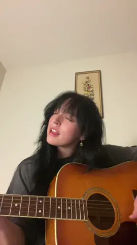Pushing it down and praying - Lizzie McAlpine #singing #guitar #lizziemcalpine #pushingitdownandpraying #fentysuperbrandday 