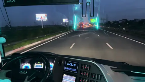 Phố lên đèn là em lên đường,phục vụ bà con,cô bác chú gì …vv và mây mây nhé!chuyên tuyến Hà Nội <-> Phong Nha <-> Huế - Đà Nẵng - Hội An - Quy Nhơn- Nha Trang @Phạm Nam Hải @Phuong anh🥰 #nhaxethuanhungnhatrang #xuhuong #dutrend #dulichbien #dulichvietnam 