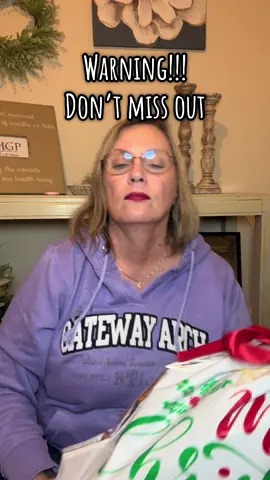 #christmashack #giftwrapping #holidayshopping #tiktokshop #lastminutegifts 