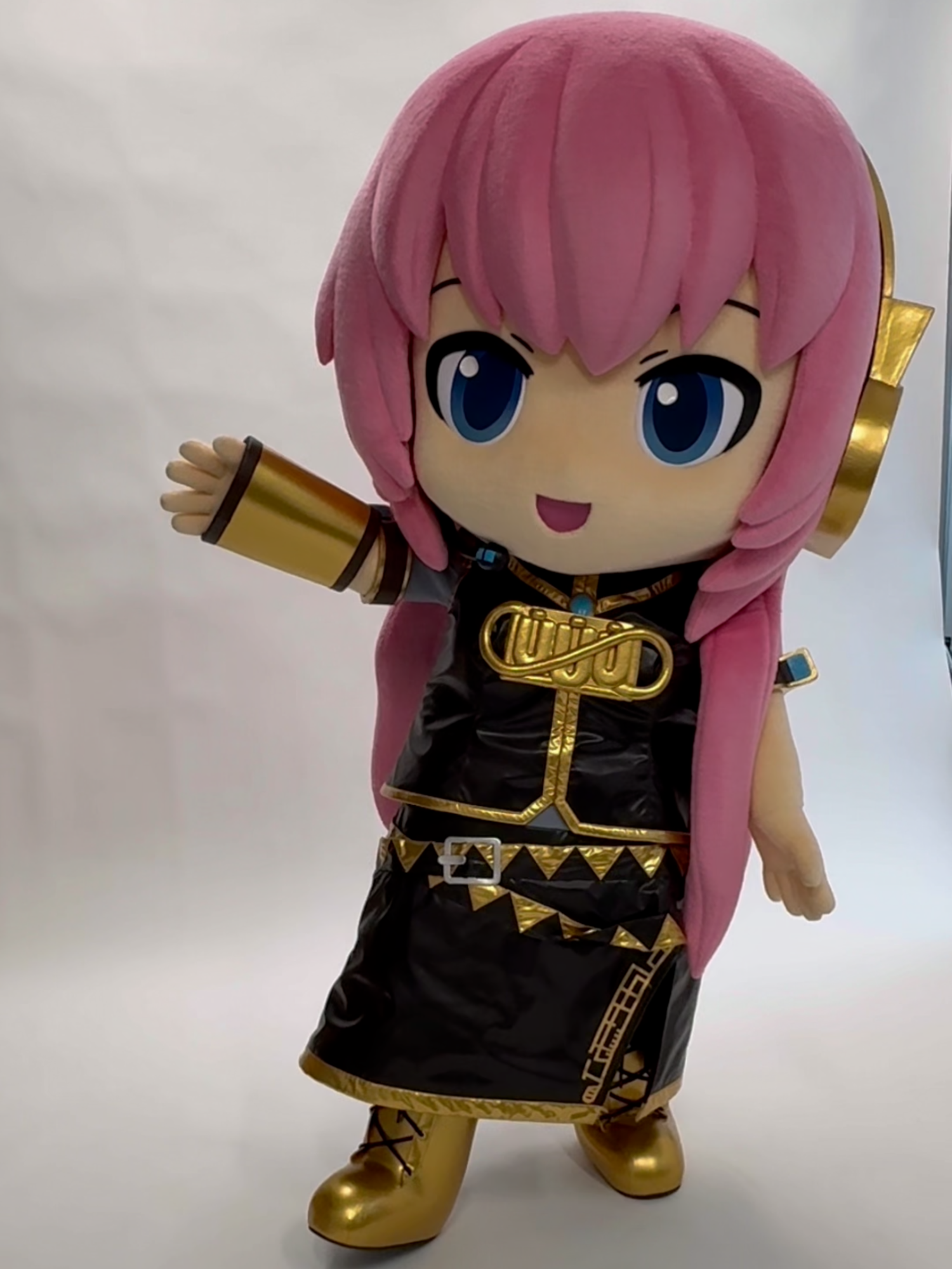 ルカの写真撮影中の様子をキャッチ！👀✨️ #巡音ルカ #MegurineLuka #写真撮影 #撮影の裏側