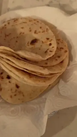 Porkchops & fideo  for tonight’s dinner 😋 #mexicanfood #tortillasfromscratch #letmecater2u💋 #fyp #Fypp 🫶🏽