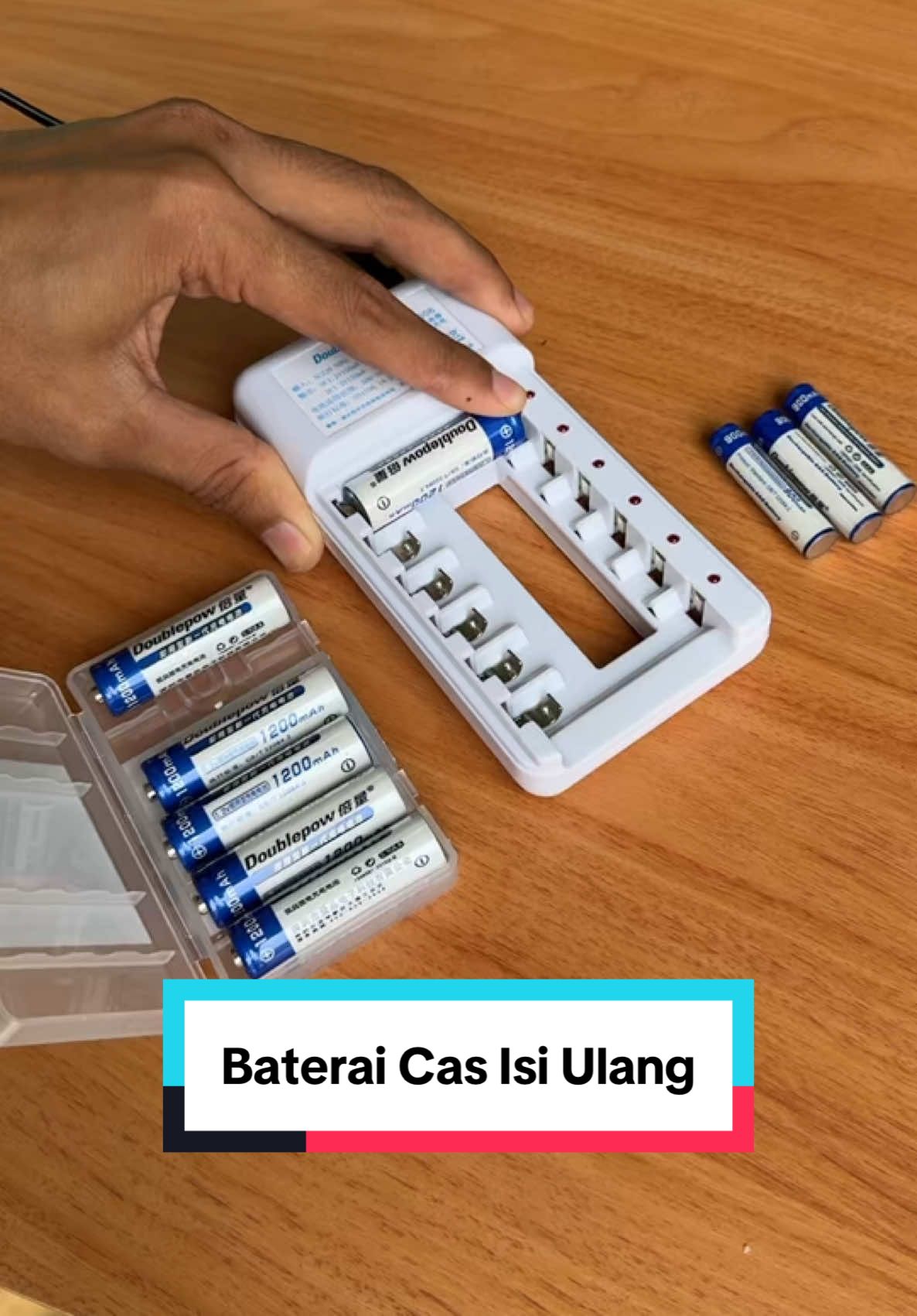 Baterai cas ulang, paket charger plus baterai. #bateraicas #bateraicharger #baterairechargeable #bateraiaa #bateraimainan 