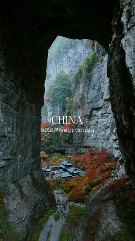 Wulong, Chongqing—nature’s masterpiece! The grand Tiankeng Three Bridges and emerald Wujiang Gallery make it the filming spot of Transformers and a hidden wonder ❤️ #wolink #wulong #chongqing #武隆 #chinatravel #重庆#chinanature #explorechina #travel #fyp #tiktoktravel #VisitChina #ChinaTourism #travelbucketlist 