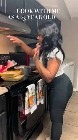 i think ill start recording jordan tasting the food and rating it because he thinks he’s a chef 🤣#explorepage #cookwithme #contentcreator #foryoupage #MomsofTikTok #girlmom #toddler #CapCut 