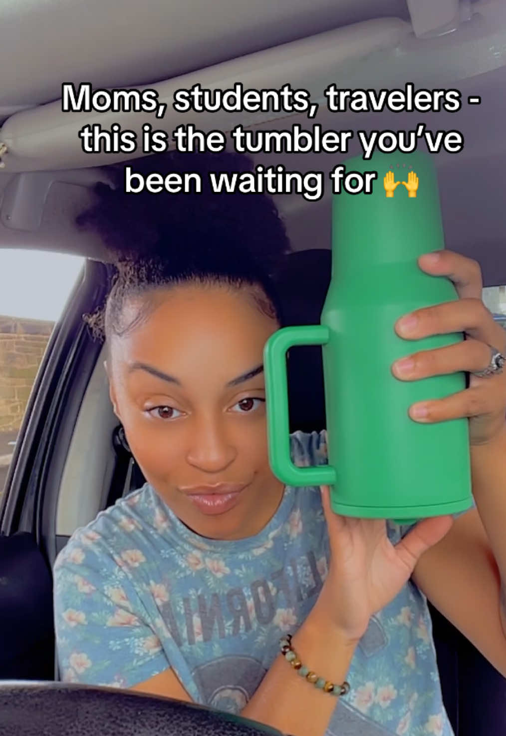 I absolutely love this cup! It’s in my favorite color, it doesn’t spill and keeps my drink cold for HOURSSSSS! Thank you @HYDROJUG 💚💚💚 #spillproof #tumbler #fypシ #hydrojug #leakprooftumbler 