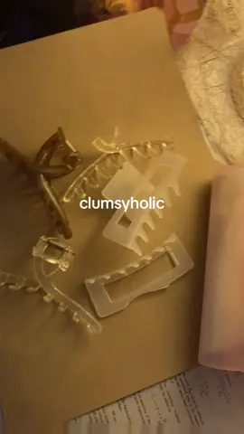 my clumsy ahh can't stop breaking hair clamps