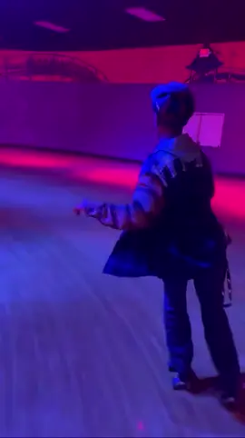 another sk8 vid. any tips are appreciated (i want more moves in my arsenal), but i feel like cleveland freestyle is gonna heavily influence my style since thats what im around. but i love NY/Jersey & Stl 😩! #rollerskating #skatetok #fyp 