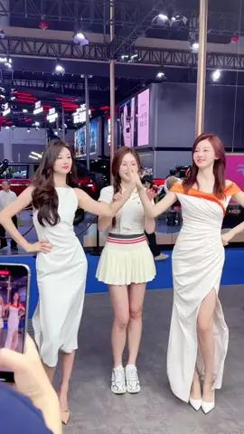 #funnythreesisters #playfulcute # Three must be steve #lovelovelove @Su Yining❤ @Liu Ting✨ @Zhang Ruier✨