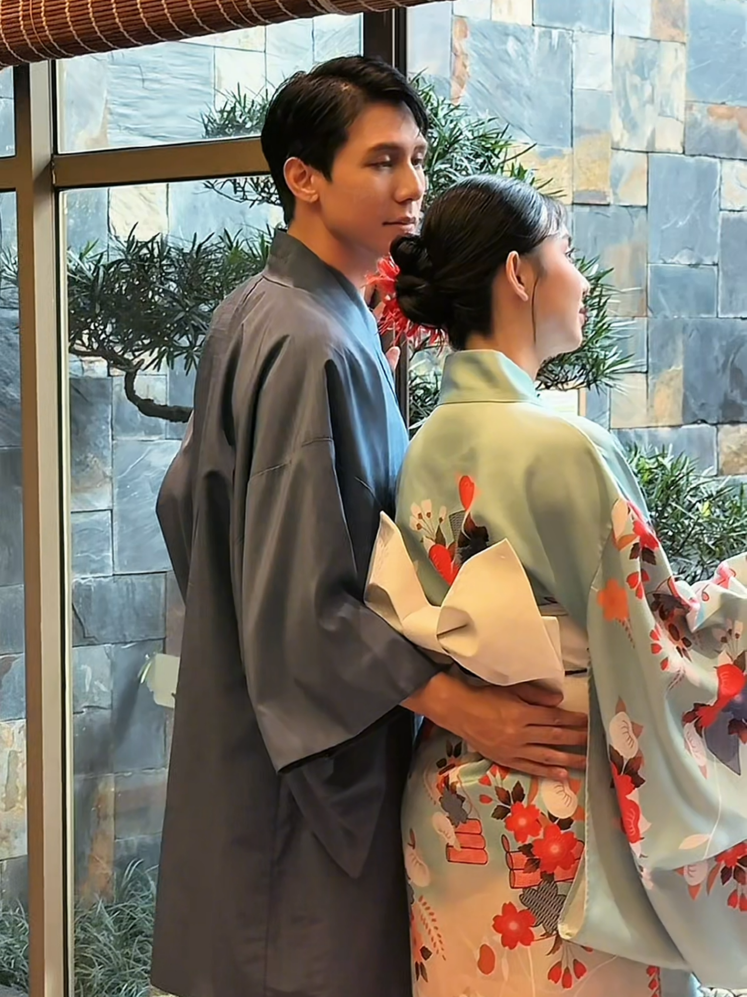 NGỌT NGÀO ĐẦU THU, TẬN HƯỞNG WASHITSU LÃNG MẠN ⏰ Thức giấc giữa thanh âm của núi rừng khoáng đạt, cảm nhận bầu không khí trong lành buổi sớm mai rồi cùng người mình thương thưởng thức bữa sáng phục vụ tại phòng. Chẳng phải đó là những khoảnh khắc mà cặp đôi nào cũng muốn trải nghiệm một lần?  Trong không gian riêng tư, lãng mạn tại Washitsu, những bể tắm onsen cùng phòng xông hơi tách biệt sẽ là nơi bạn và người ấy tận hưởng sự thư giãn, tái tạo nguồn năng lượng nguyên bản.  Và dưới ánh hoàng hôn rực rỡ, một tách trà thơm, một miếng bánh ngọt dịu giữa khung cảnh thiên nhiên bao bọc sẽ là khoảnh khắc bạn tìm thấy tình yêu thật yên bình, trọn vẹn trong ánh mắt người thương. 🌸 Thu này, hãy đưa người ấy đến Yoko Onsen Quang Hanh và tận hưởng một kỳ nghỉ ngọt ngào.  #Yokoonsenquanghanh #lovestory #autumn #trending #xuhuong  #YokoOnsen #onsen #khoangnongonsen #fyp #xuhuong ##trending #QuangNinh #Halong #Yokoonsenquanghanh #yokoonsen #ngayhoiamthuc #baichay #quangtruongcarnival #sungroup #amthucquangninh #amthuchalong #reviewhalong #dulichhalong #dulichquangninh #phuquoc #banahill #amthucdanang #amthuchanoi #dulichhanoi #2024 #nghiduongchuannhat #tamagoonsen #totruyenthong #totruyenthongnoibo #carnaval #phuyen #coto #dannang #hue #hoian #hochiminhcity