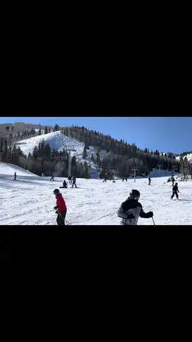 Everyone looking forward to spooky season && all i want is this ❄️ #winter #snow #vacation #snowboard #parkcity 