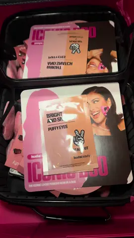 thank you @Huda Beauty I’m so excited to try these duos! 🤏🏽🩷 #easybakeduo #easybake #hudabeautyPR #prunboxing #hudabeauty 