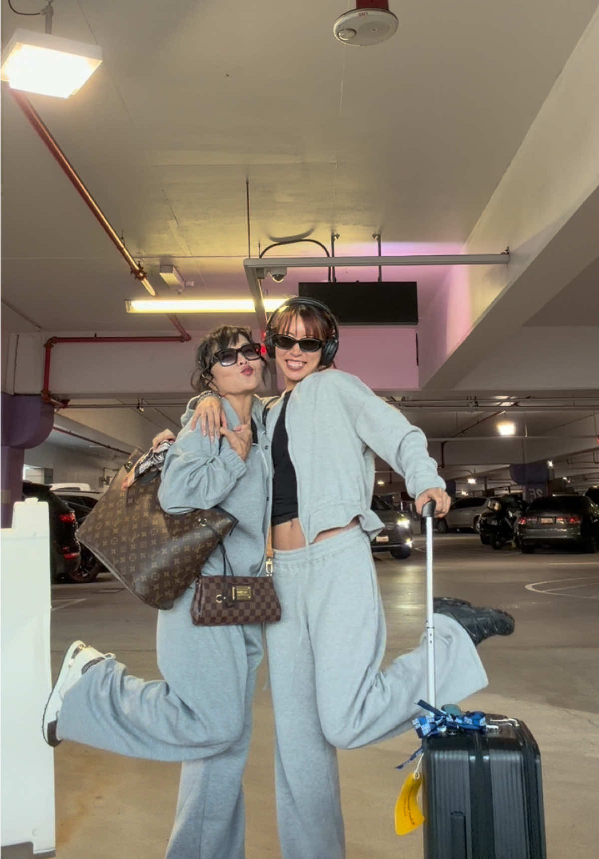 airport fit check with mom ♥︎ #fitcheck #airportoutfit #OOTD 