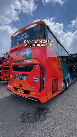 day 1 jadi creww mesin hilang 😭 @U trans @utrans_official #utrans #trend #bismilahfyp #fyppppppppppppppppppppppp #lewatberanda 