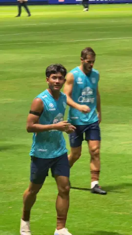 ภูมิใจในตัวแกที่สุดเลย สู้ต่อไปนะ หวังว่าแกจะเห็น Gu12 เคียงข้างเสมอ ❤️‍🔥 @suphabank10 #แบงค์ศุภณัฏฐ์ #ศุภณัฏฐ์เหมือนตา #บุรีรัมย์ยูไนเต็ด อย่าลืมซื้อเสื้อไปเชียร์กันได้น้า