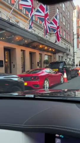 Central London vibe in Mayfair with some nice sports cars