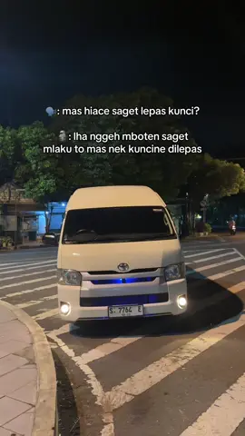 Jo meneh mlaku,mesine nyala wae ora iso nek lepas kunci #rentalmobiltuban #sewahiace #hiace #tuban #goldentransport 