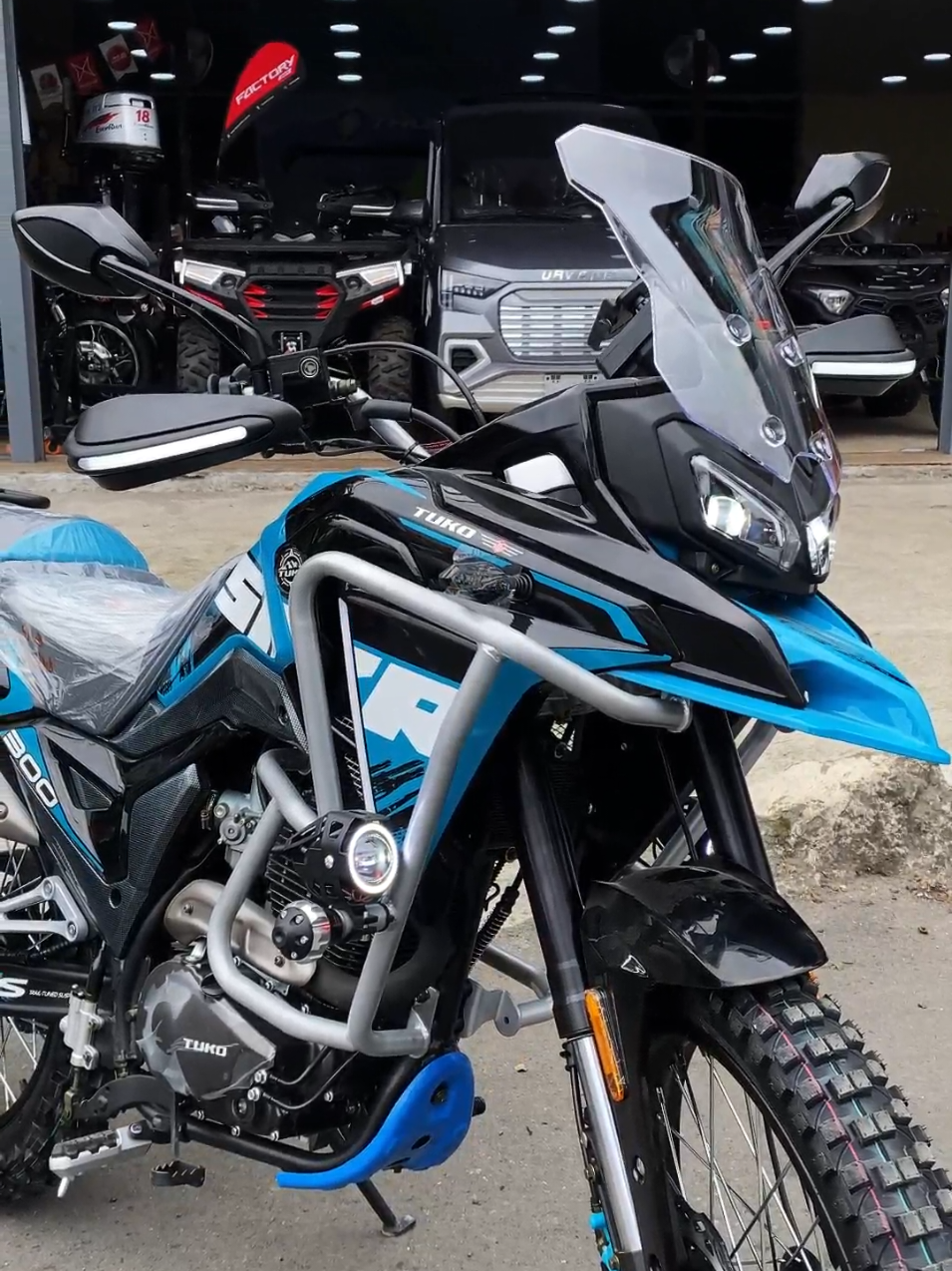 llegó la 👑 TUKO SIKR 300 . . . . #motos #tuko #fyp 